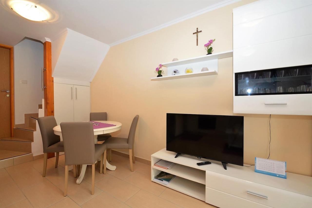 Apartment Hrasta Vrana  Extérieur photo