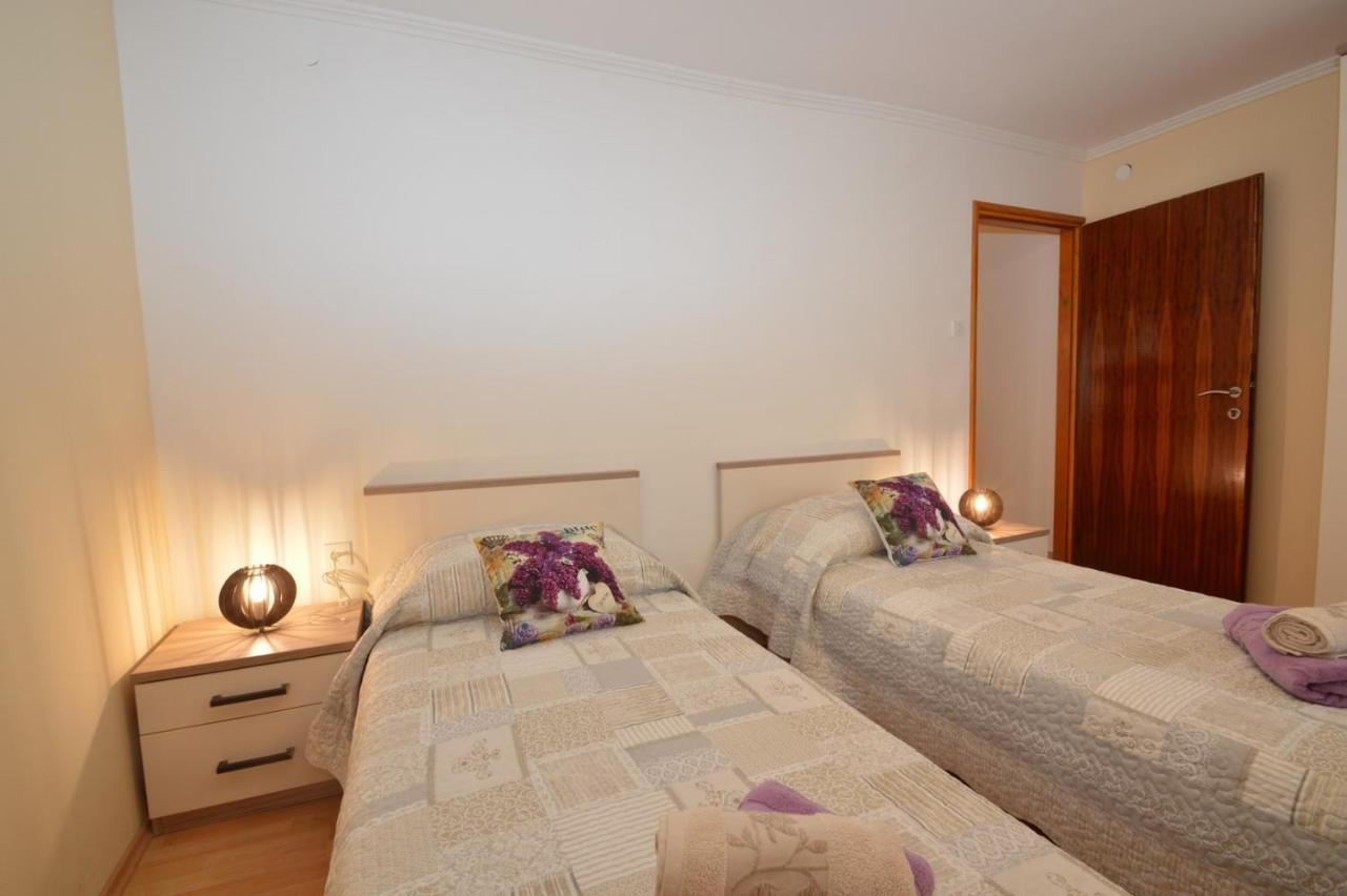 Apartment Hrasta Vrana  Extérieur photo